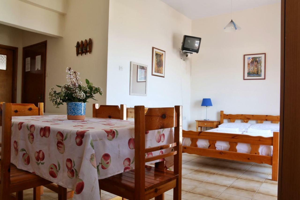 Seaview - Selfcatering Apartment - Helen No 2 Xiropigado Exterior photo